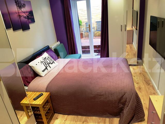 			NEW INSTRUCTION (All bills included), Studio Apartment, 1 bath, 1 reception Studio			 Bermondsey Wall East, Bermondsey